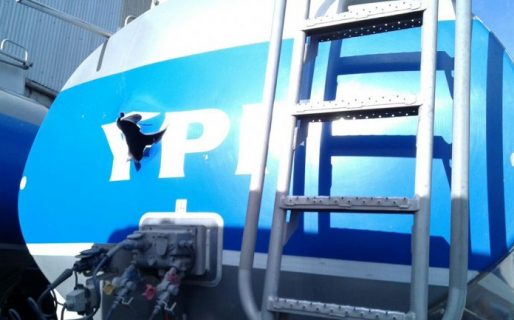 Explotó el tanque de un camión de YPF: Hay un herido de gravedad