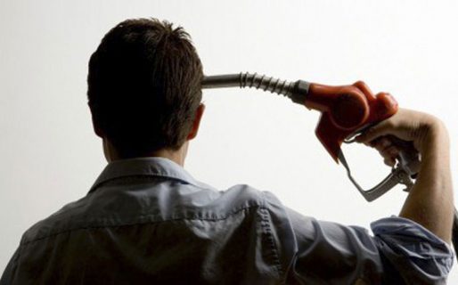 Las naftas escalan pero el déficit fiscal no está reduciéndose