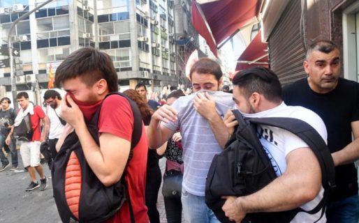 Mientras se debate la reforma previsional, la represión llegó a la 9 de Julio