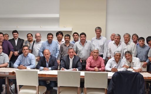 Intendentes y jefes comunales pidieron que se apruebe el Pacto Fiscal