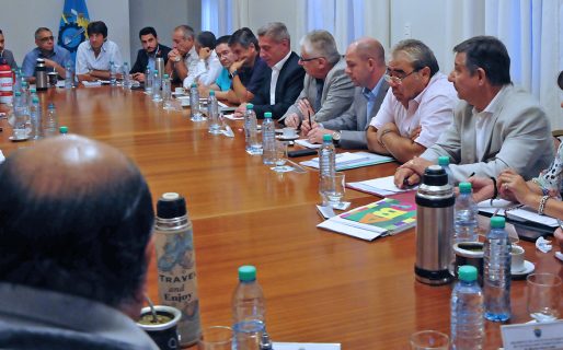 Arcioni presidió reunión con el nuevo gabinete