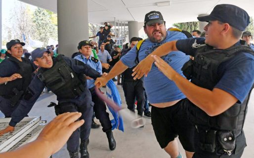 Legislatura: Hubo serios incidentes en la previa de la sesión