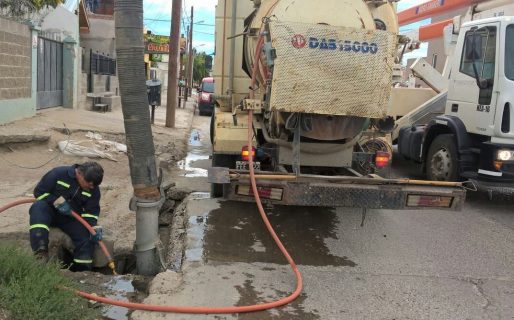El Municipio intensifica las tareas de limpieza en pluviales y sumideros