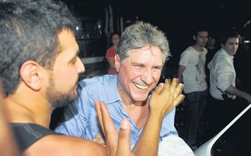 “Están persiguiendo a doce años de gobierno”