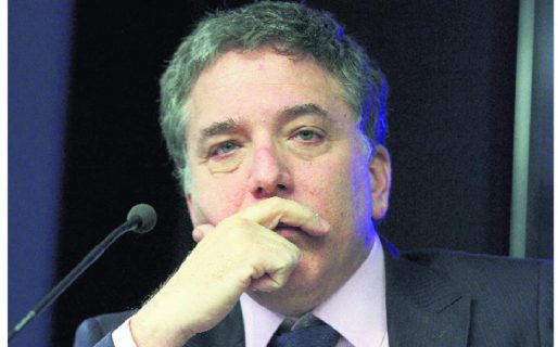 Cuestionamientos a las cuentas fiscales 2017 de Dujovne