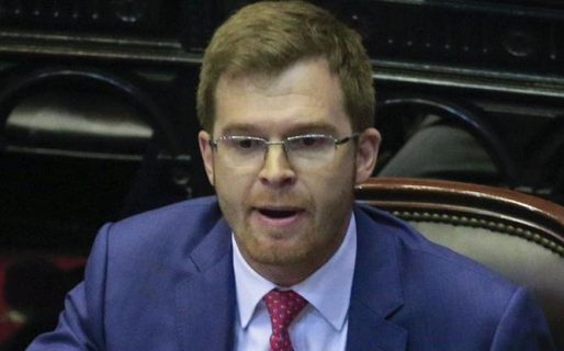 La oposición cruzó a Massot por pedir una «reconciliación» con represores