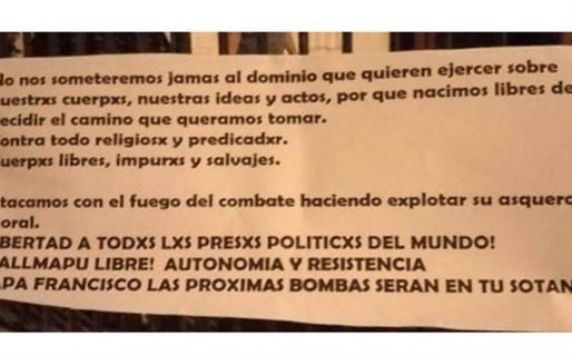 A días de la visita papal, atacan tres iglesias en Chile