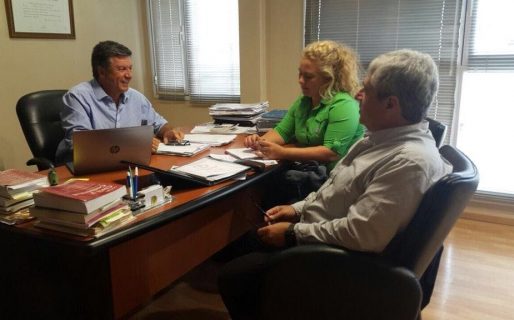 Menna mantuvo reuniones en Comodoro