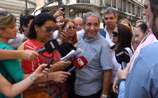 Los bancos deben cumplir con la cláusula gatillo