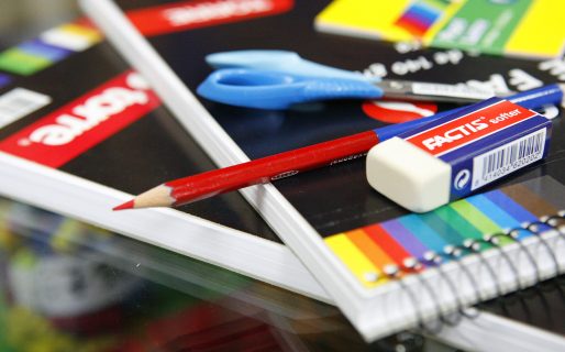 Acuerdan una canasta escolar de 20 productos a 450 pesos