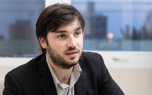 “El Gobierno debería prohibir la designación de familiares”