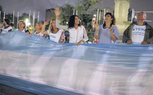 Paro y marcha por los sueldos docentes