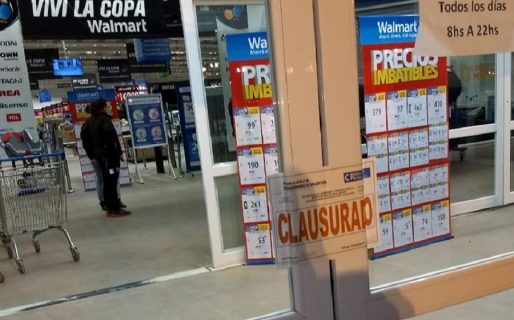 Clausuran Walmart por falta de higiene y productos vencidos