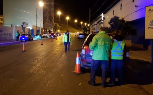 Controlaron más de 70 vehículos en avenida Kennedy