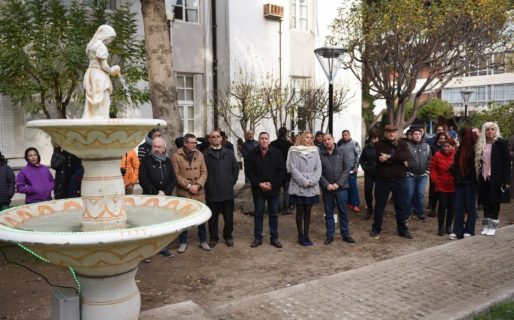 Se inauguró la reconstrucción del patio municipal y el monumento al Bicentenario de la Patria
