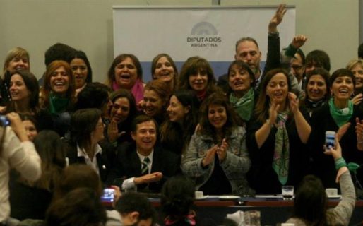 Proyecto de legalización del aborto logró dictamen de mayoría en Diputados