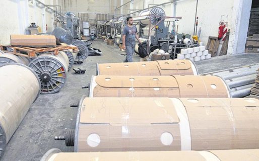 La industria solo pierde empleo