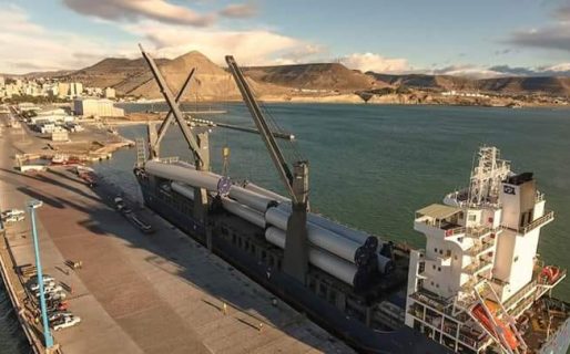 La pesca de langostino y los equipos eólicos intensificaron el movimiento del puerto comodorense