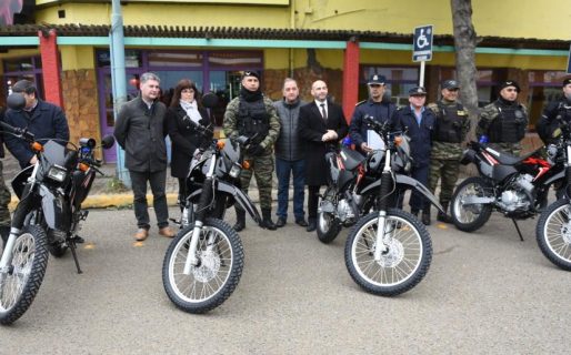 El municipio de Comodoro entregó motocicletas a la Policía del Chubut