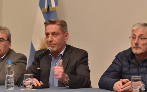 Paritarias: Arcioni convocó a los docentes para esta tarde