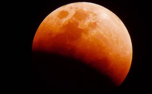 Hoy será el eclipse total de Luna más largo del siglo