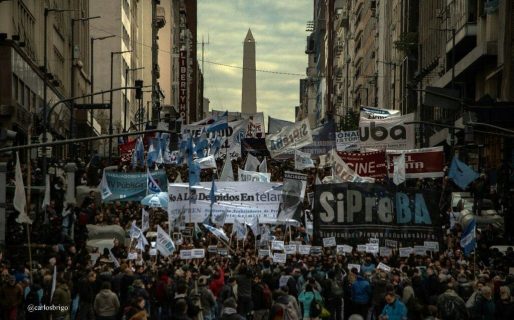Los trabajadores de Télam se movilizaron para reclamar contra el desmantelamiento de la agencia