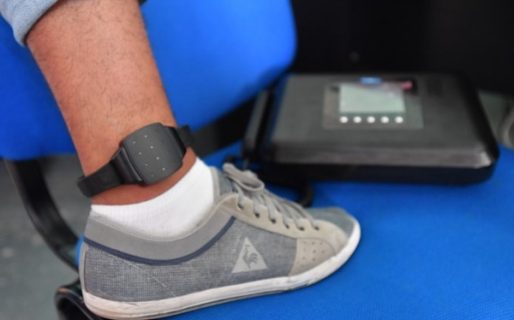 Promueven el uso de tobilleras electrónicas debido a la emergencia carcelaria