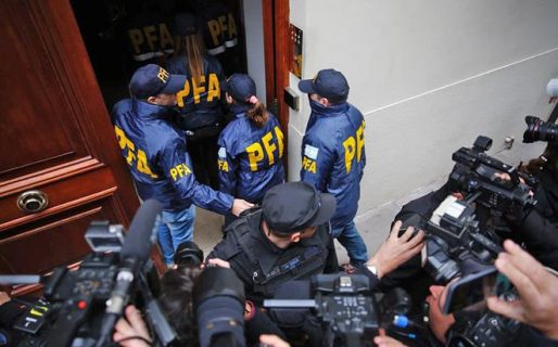 «Vamos a plantear la nulidad del allanamiento», dijo el abogado de Cristina