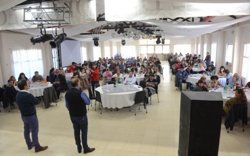 Linares ante dirigentes vecinales: «debemos estar más unidos que nunca»