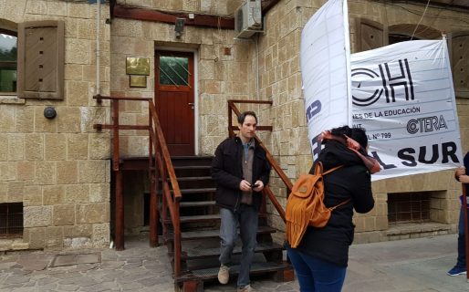 Gremialistas de ATE y Atech protestaron en el Juzgado Federal