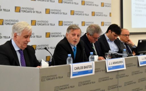 Reapareció Aranguren y dudó de los pronósticos de Iguacel