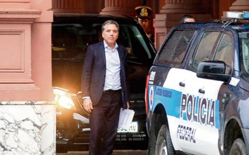 El ministro Dujovne comienza la renegociación del acuerdo