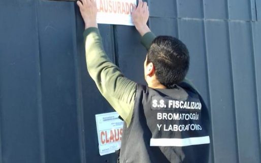 El Municipio clausuró locales comerciales en barrio Humberto Beghín