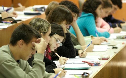 PAE junto a UdeSA y el ITBA lanzan nueva edición de becas para estudiantes de Chubut y Santa Cruz