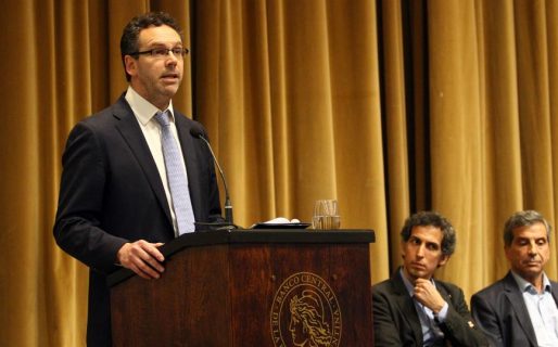 Sandleris, otro con sus ahorros fuera del país