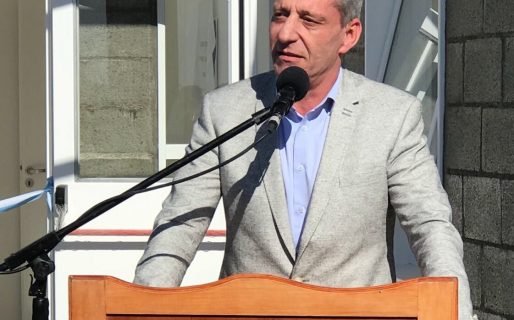 Arcioni anunció que se adelanta el depósito del segundo tramo de sueldos