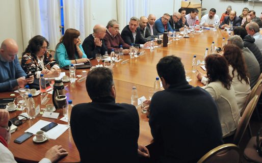 Arcioni presidió reunión de gabinete y solicitó mayor presencia en toda la Provincia