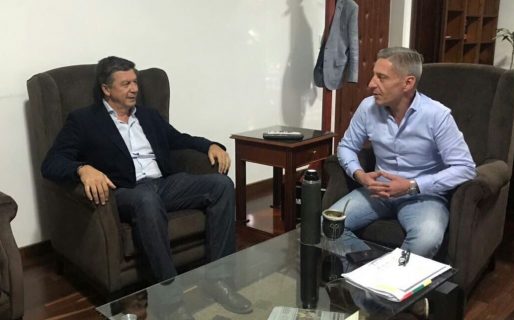 Menna cruzó a Arcioni por la quita del Fondo Sojero a municipios