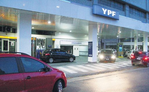 Por la devaluación, YPF subió 9,5 por ciento sus naftas