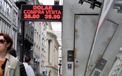 Por primera vez, el dólar cerró arriba de 40
