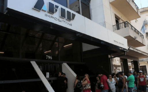 Monotributistas y empleados pagarán más en 2019