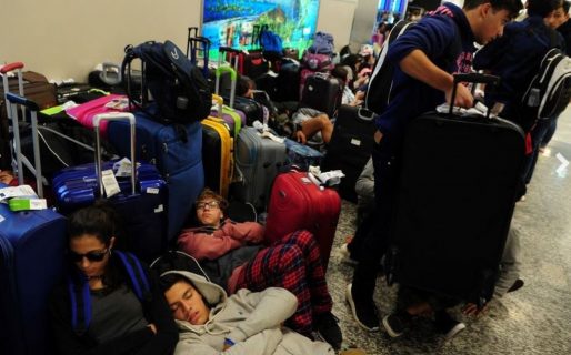 Arcioni quedó varado en Buenos Aires por las demoras en vuelos