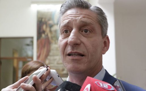 Arcioni: “El poder Constitucional para fijar las elecciones es del Gobernador”