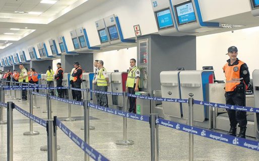 Vuelos suspendidos por lockout patronal