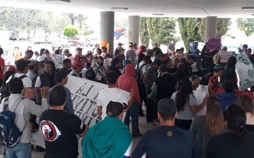 El debate entre pro-mineros y anti-mineros llegó a la Legislatura