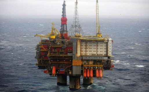 Iguacel licitó 38 zonas para buscar petróleo en el Mar Argentino