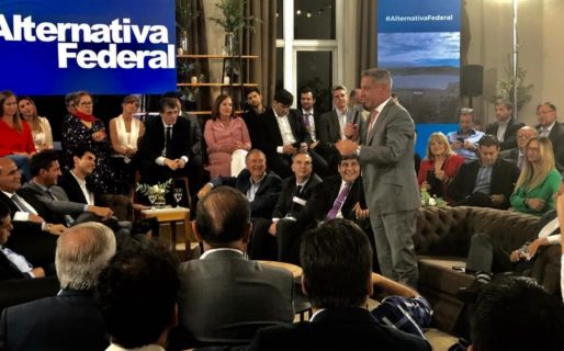 Arcioni participó de un encuentro con referentes del peronismo