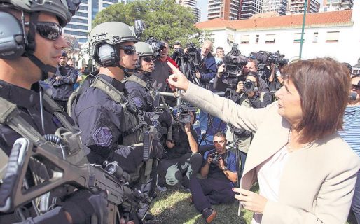 El gatillo fácil no tiene eco internacional