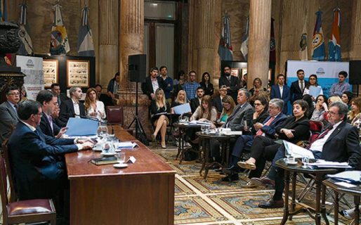 Dinero empresario para campañas, obsesión oficial