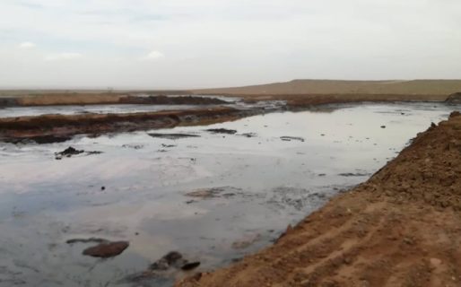 Un fotógrafo alemán fue detenido cuando retrataba basureros petroleros en Vaca Muerta